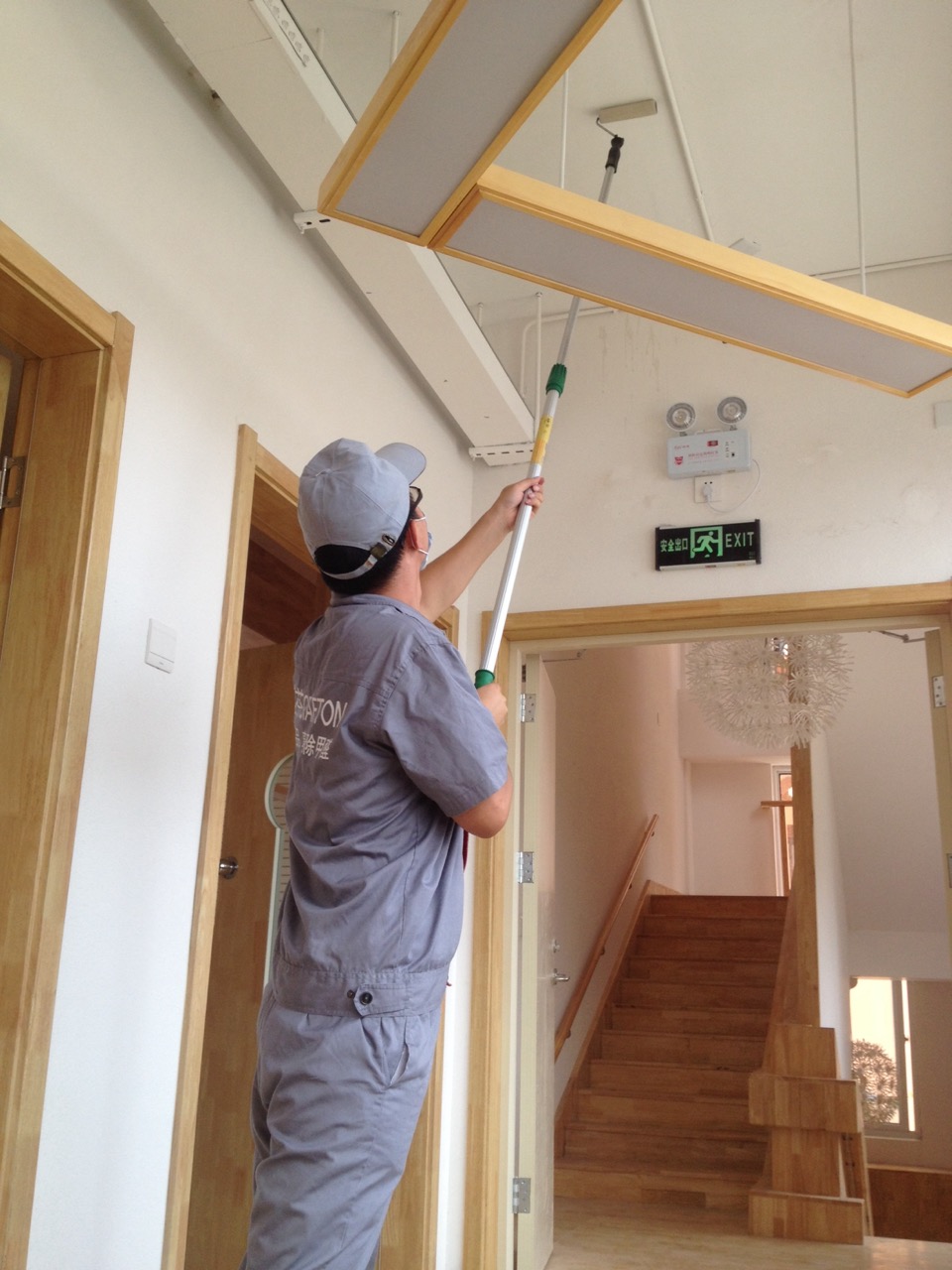 過(guò)道頂面施工 過(guò)道頂面施工