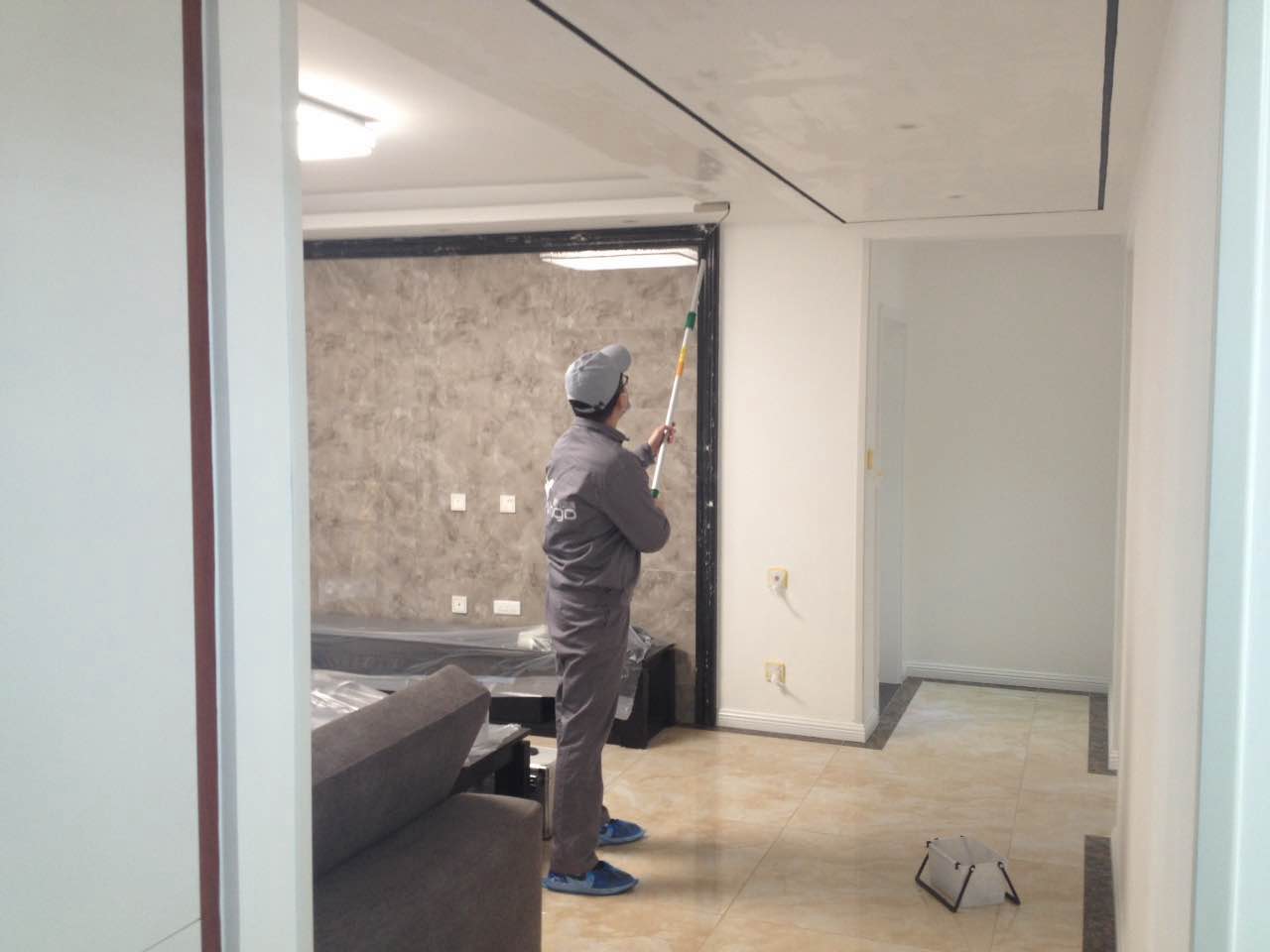 客餐廳頂面滾筒施工 客餐廳頂面滾筒施工