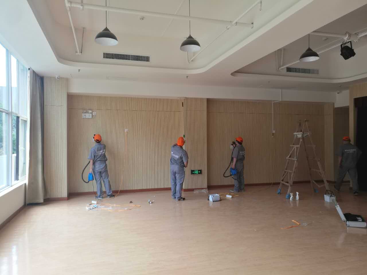 墻面重點(diǎn)噴涂施工 墻面重點(diǎn)噴涂施工