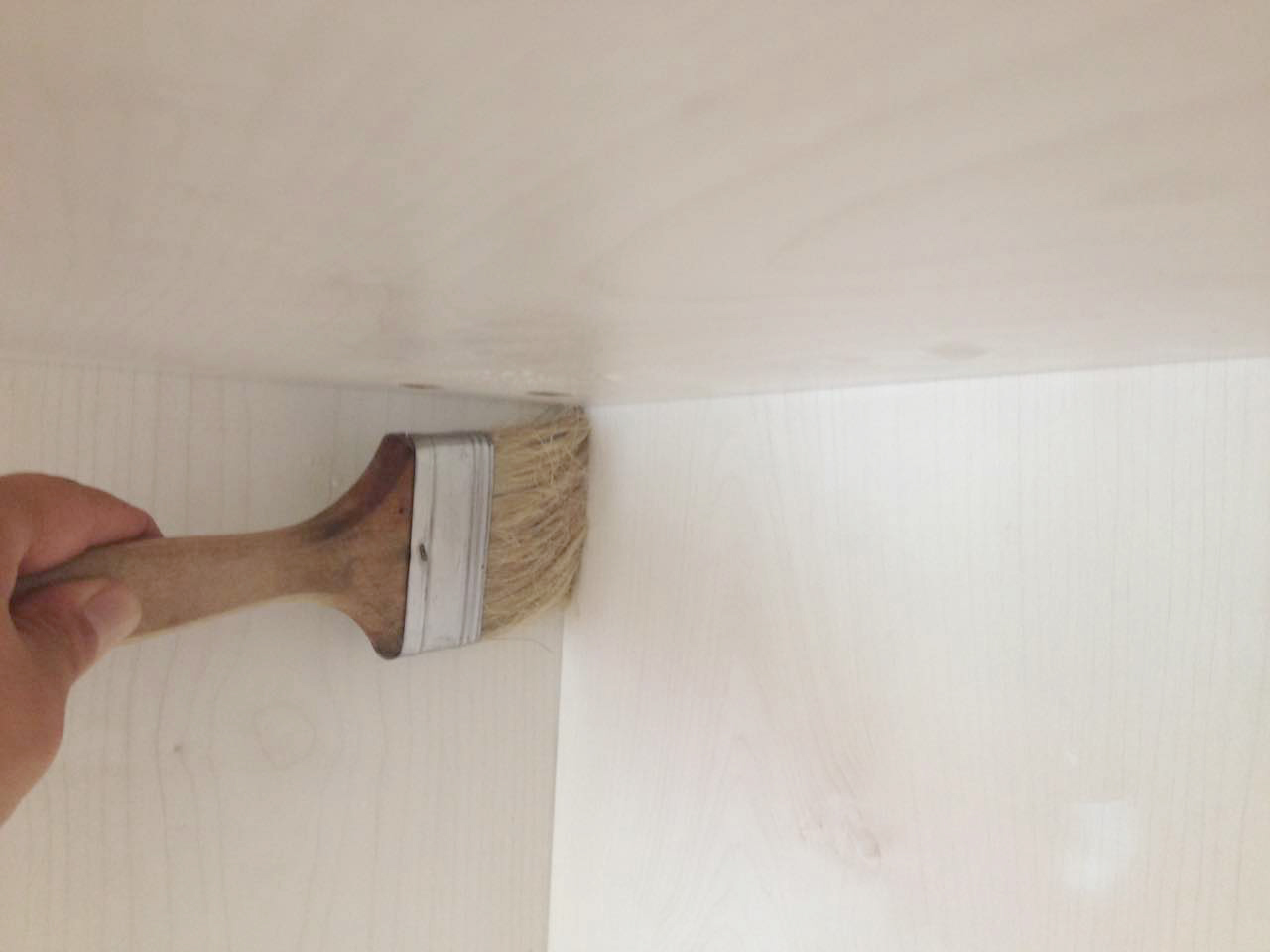 柜子接縫處刷子精細(xì)化處理 柜子接縫處刷子精細(xì)化處理