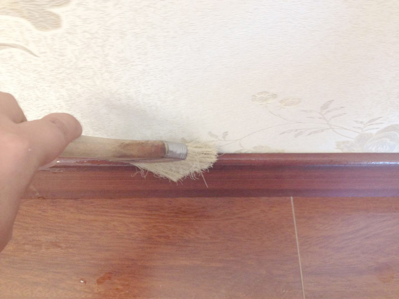 木地板邊緣踢腳線施工 木地板邊緣踢腳線施工