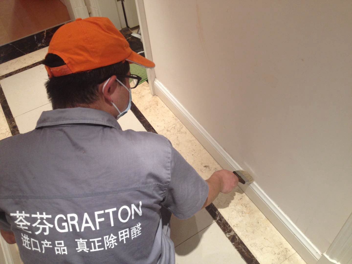 踢腳線接縫刷子重點(diǎn)處理 踢腳線接縫刷子重點(diǎn)處理