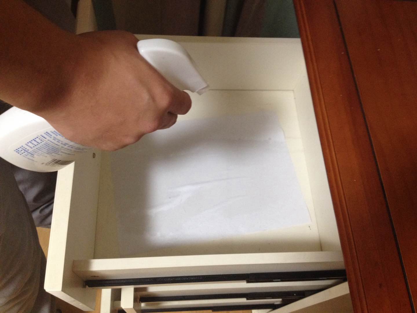 抽屜放入A4紙重點(diǎn)噴涂增加接觸面積 抽屜放入A4紙重點(diǎn)噴涂增加接觸面積