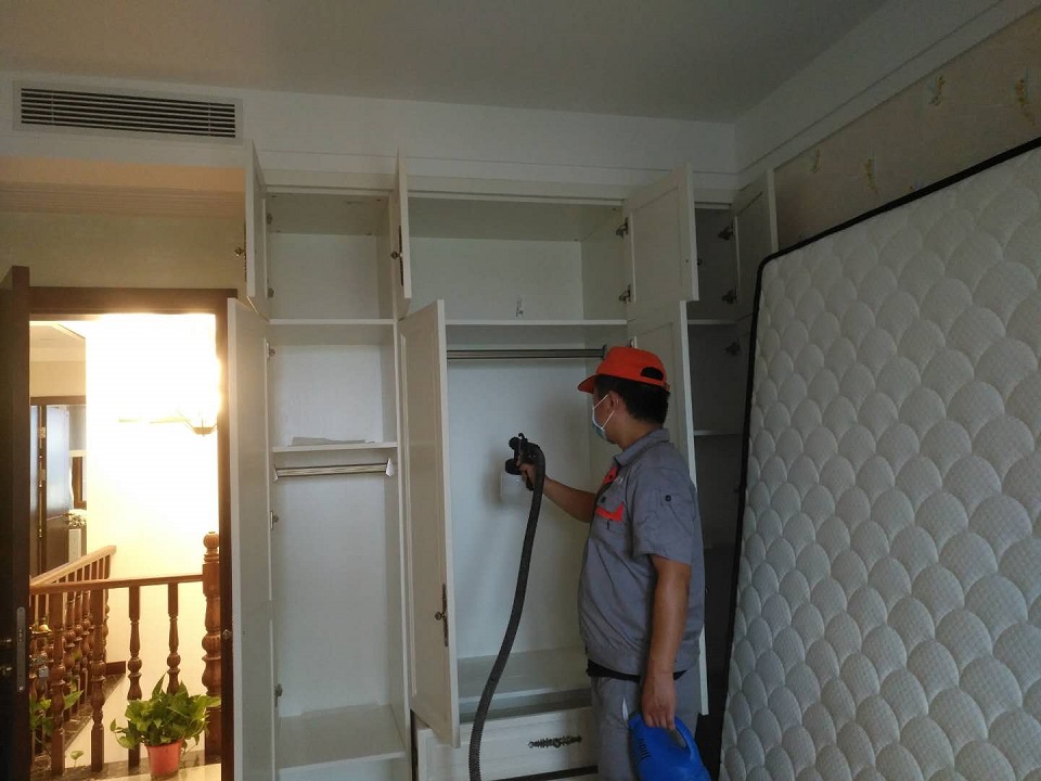 臥室衣柜全方位噴涂施工治理 臥室衣柜全方位噴涂施工治理