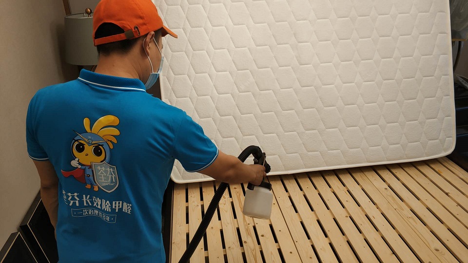 臥室床架?chē)娡咳轿皇┕ぶ卫砑兹? align= 臥室床架?chē)娡咳轿皇┕ぶ卫砑兹? width=