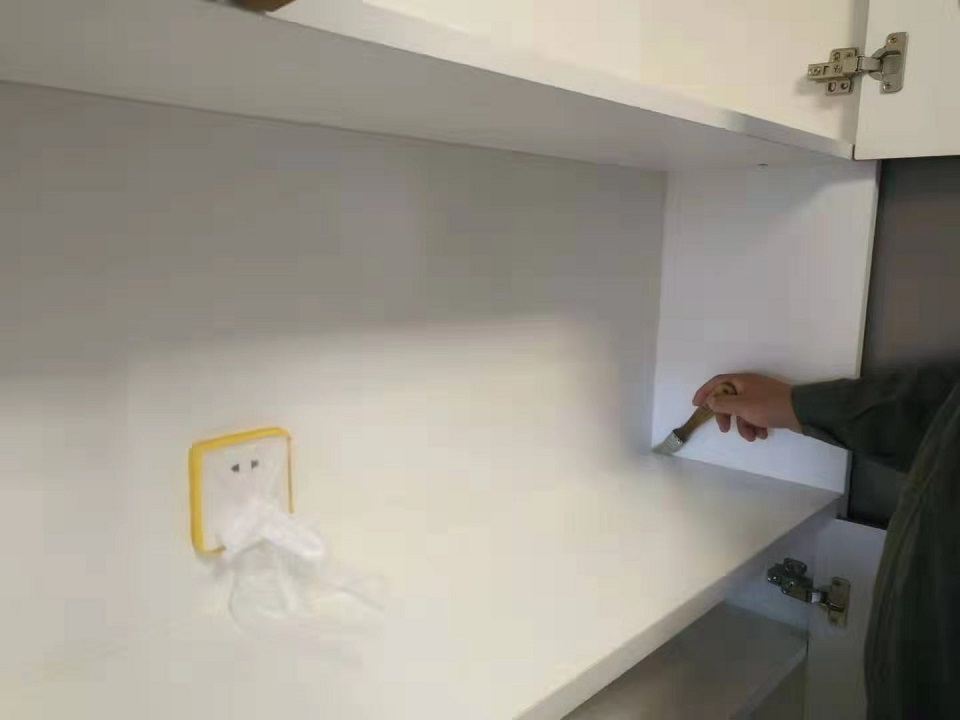 柜子縫隙重點(diǎn)污染源刷子施工 柜子縫隙重點(diǎn)污染源刷子施工