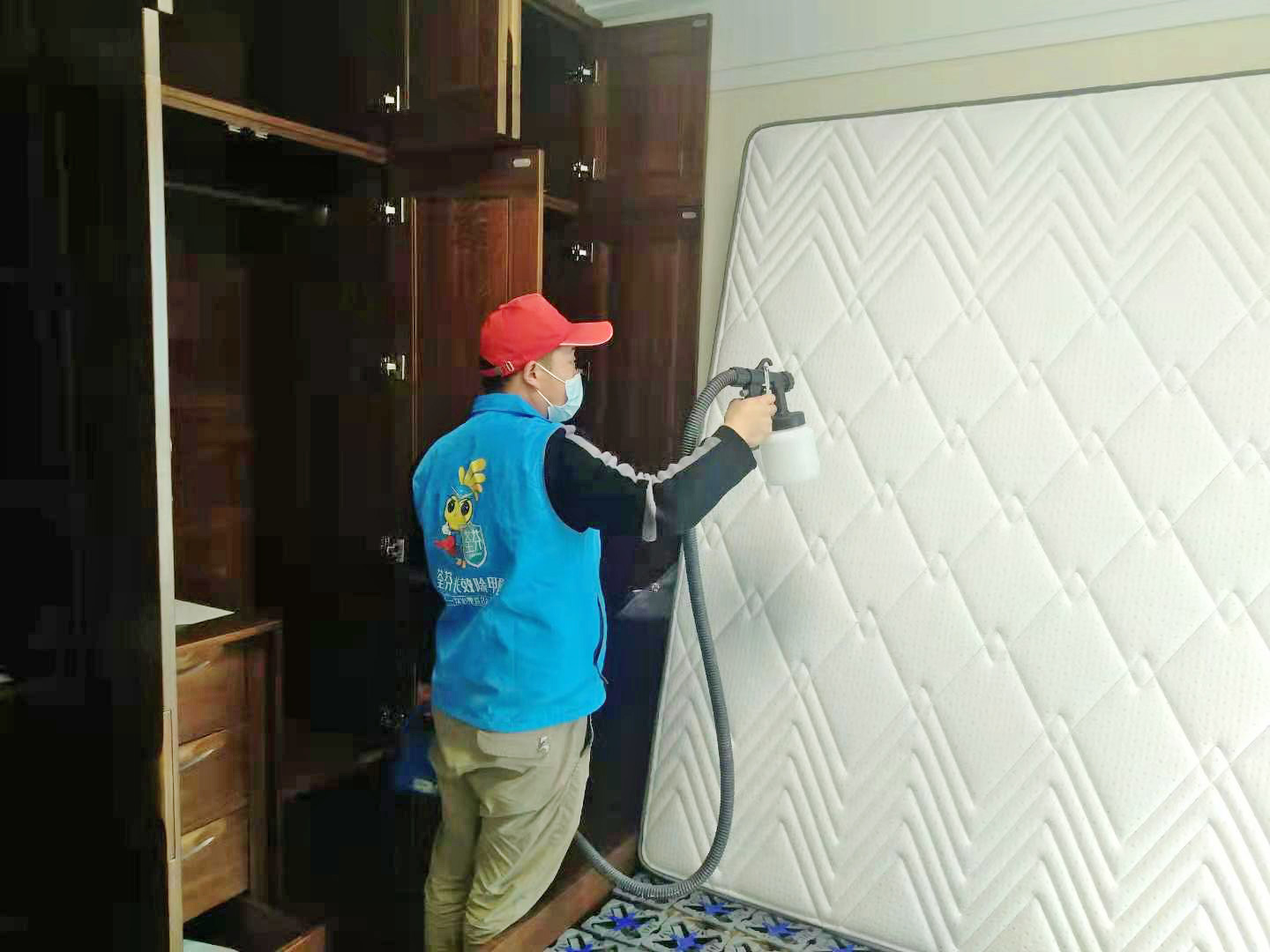 臥室床墊床架噴槍施工 臥室床墊床架噴槍施工